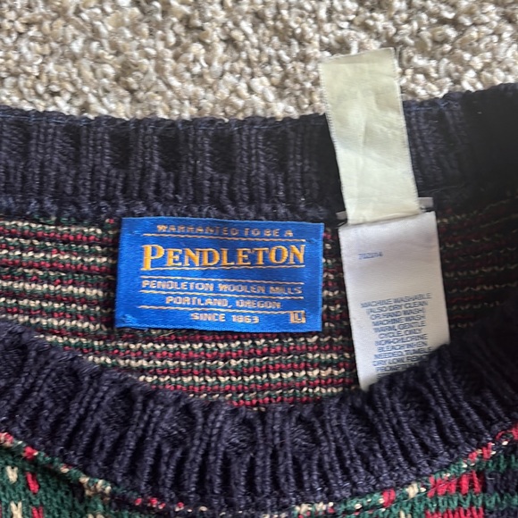 Pendleton wool crewneck sweater. Large. - Picture 3 of 5